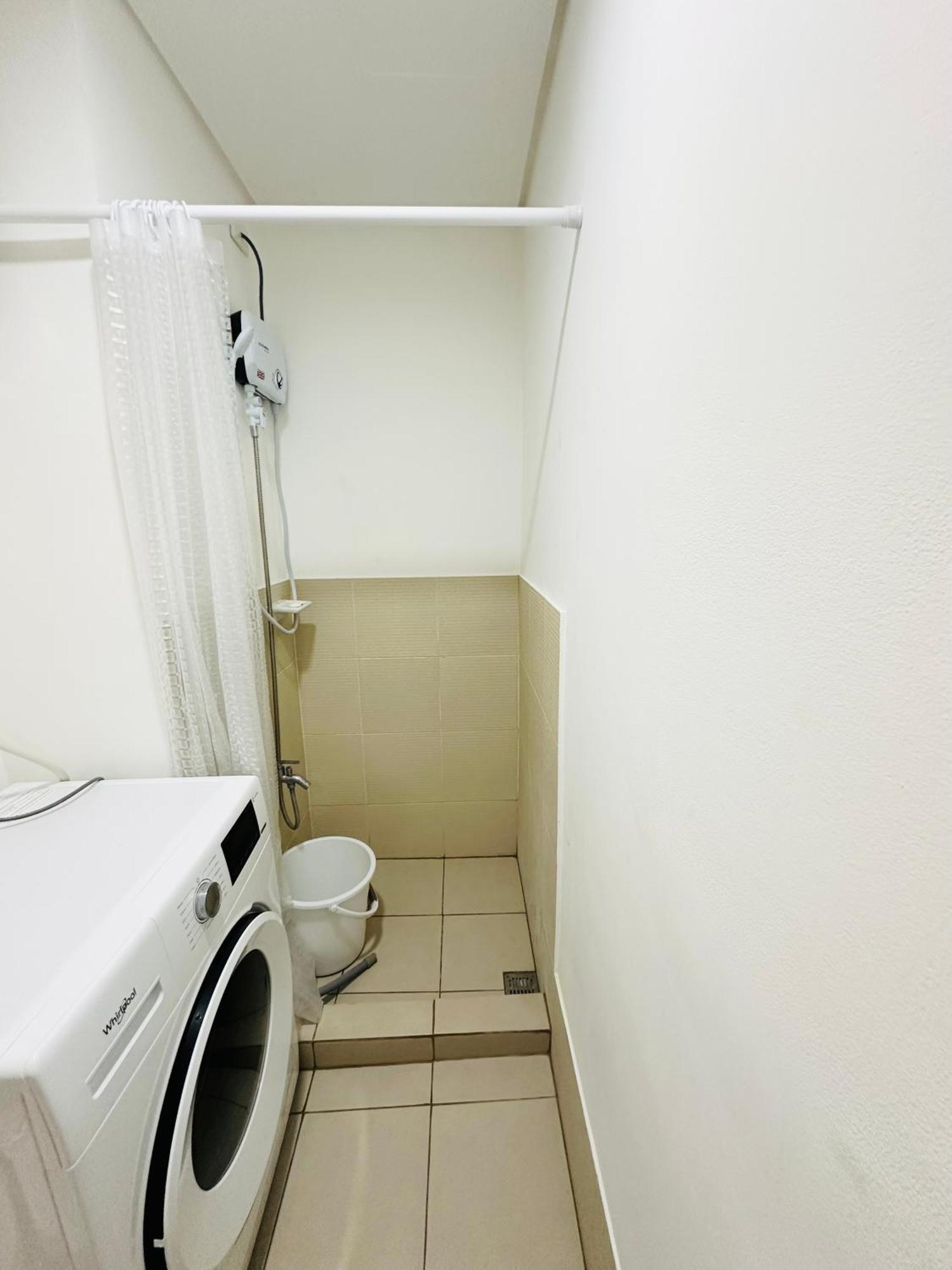 Starlight Suites Trece Martires Екстер'єр фото