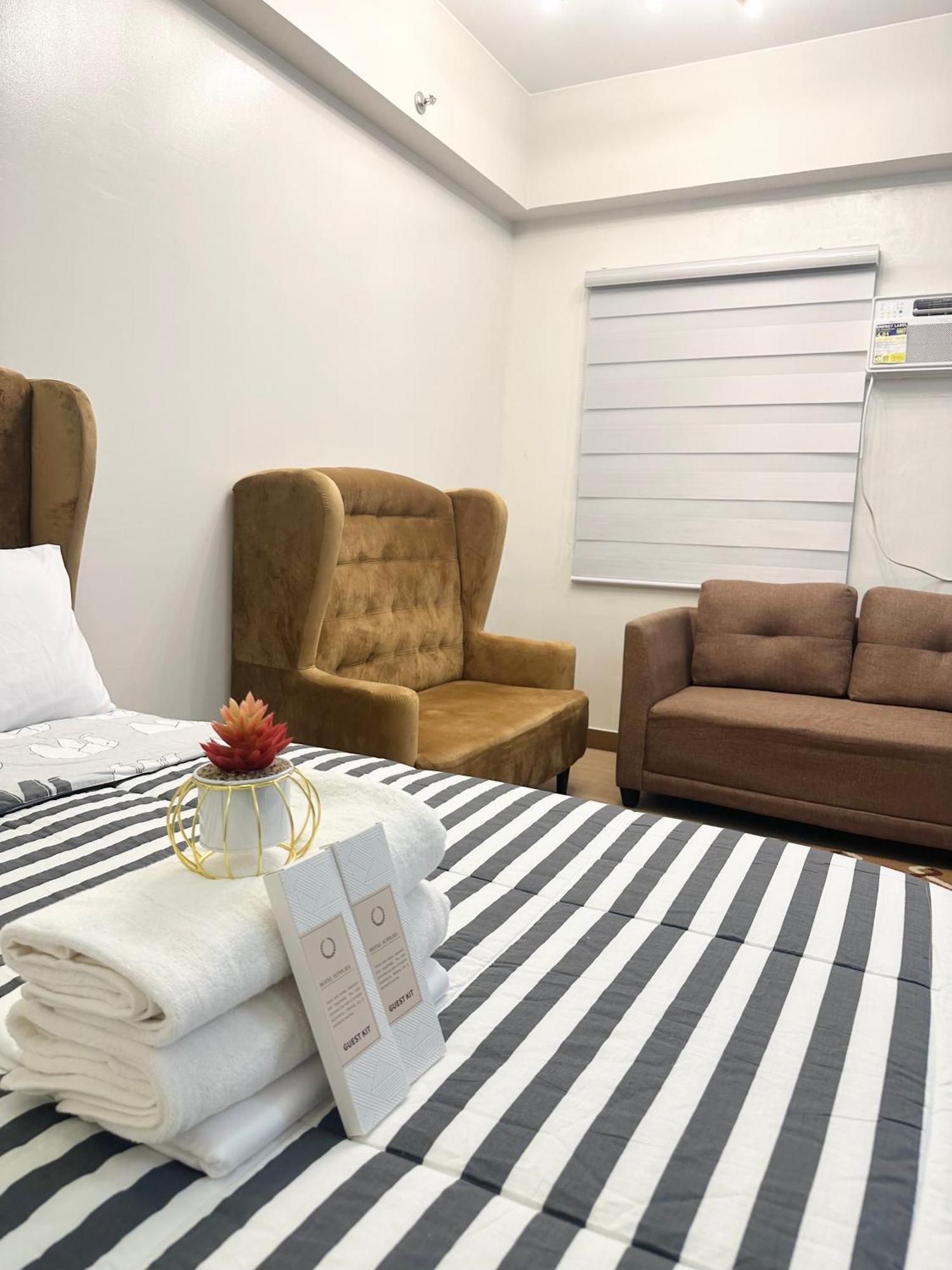 Starlight Suites Trece Martires Екстер'єр фото