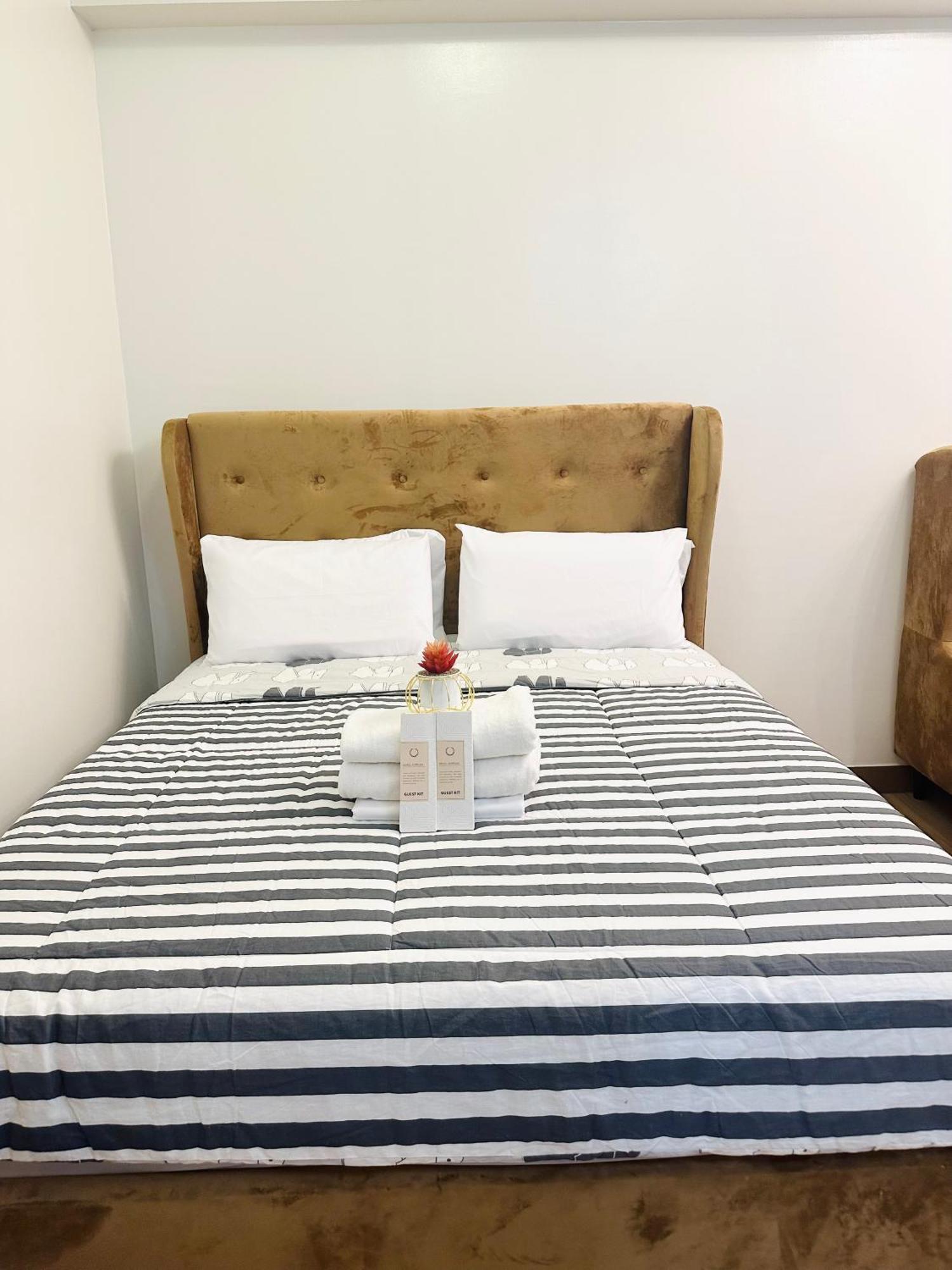 Starlight Suites Trece Martires Екстер'єр фото