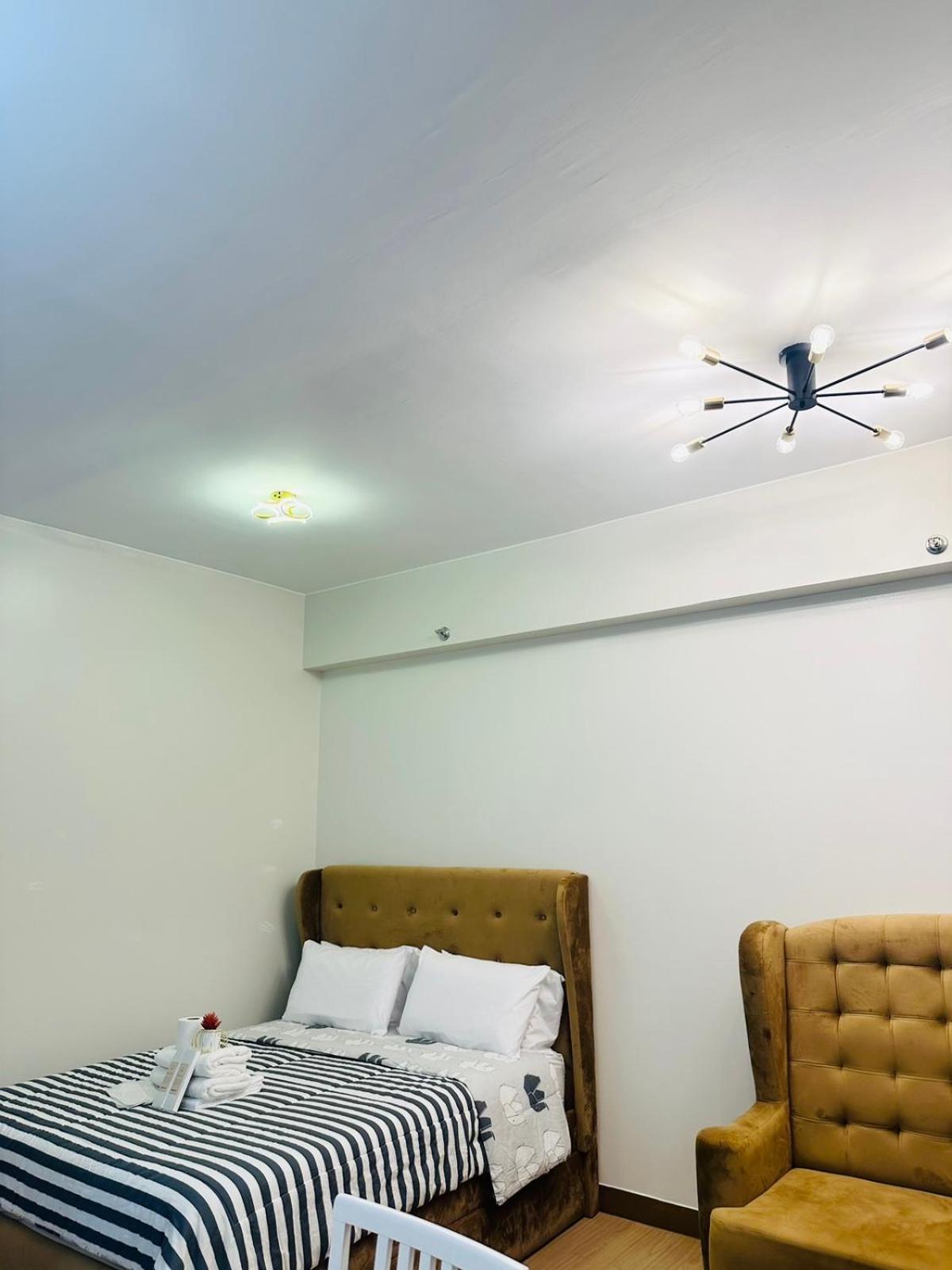 Starlight Suites Trece Martires Екстер'єр фото