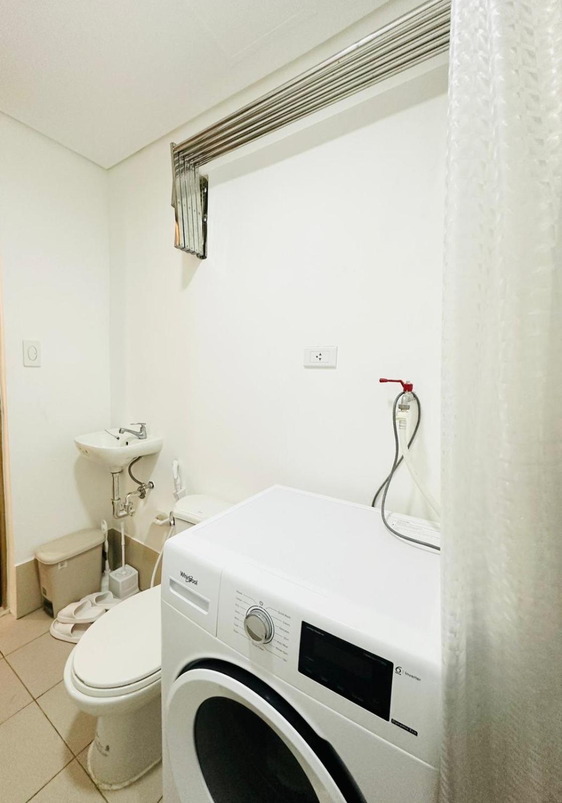 Starlight Suites Trece Martires Екстер'єр фото