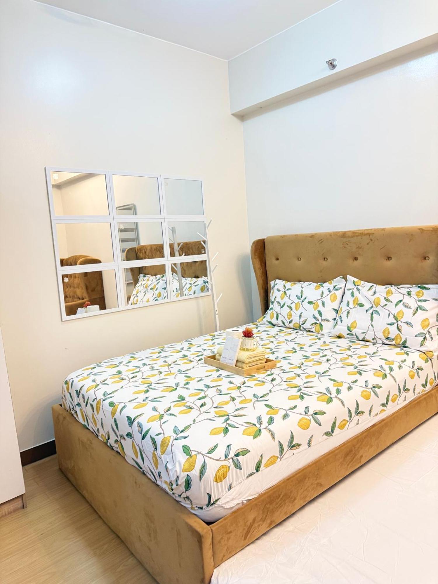 Starlight Suites Trece Martires Екстер'єр фото