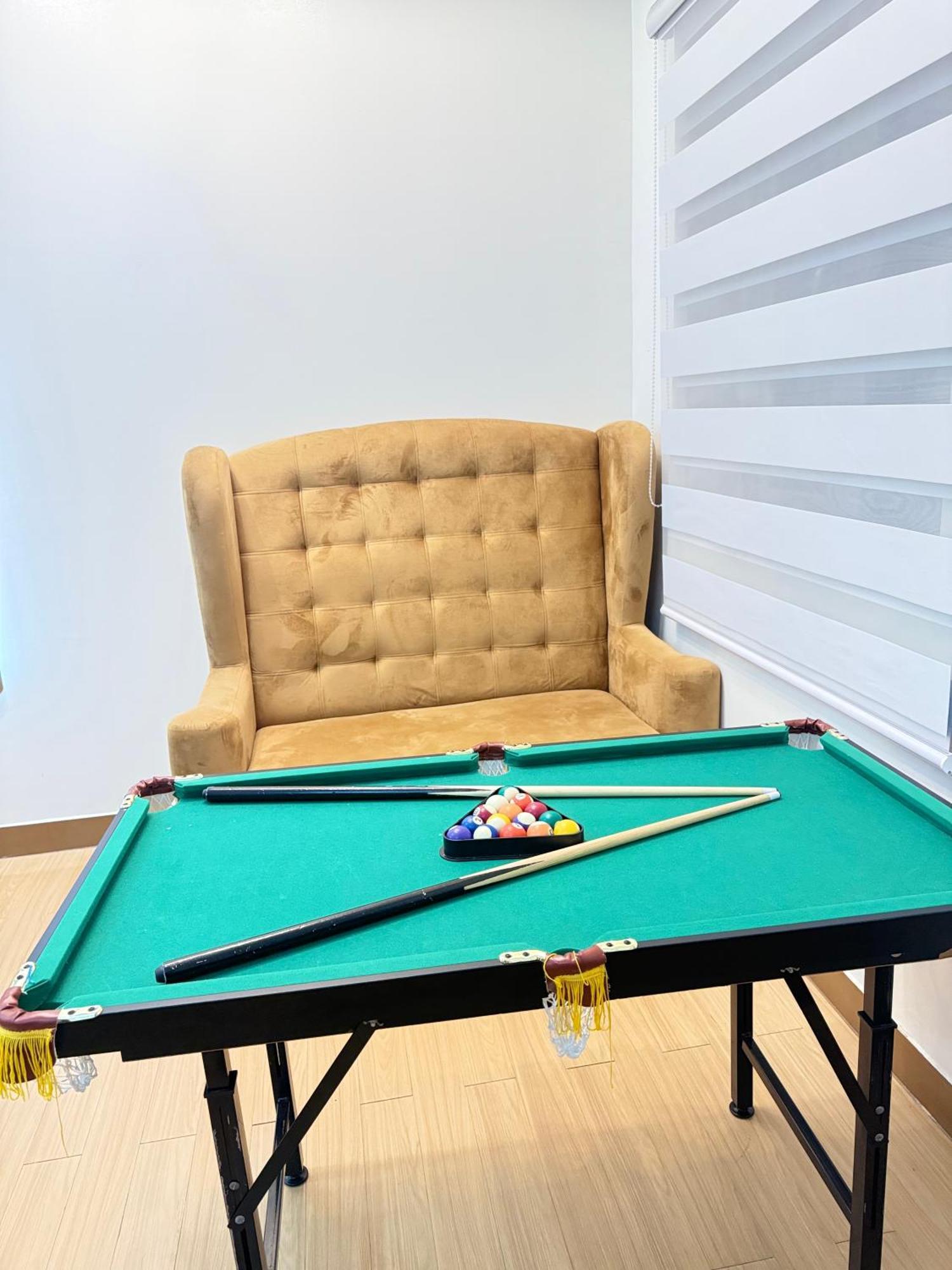 Starlight Suites Trece Martires Екстер'єр фото