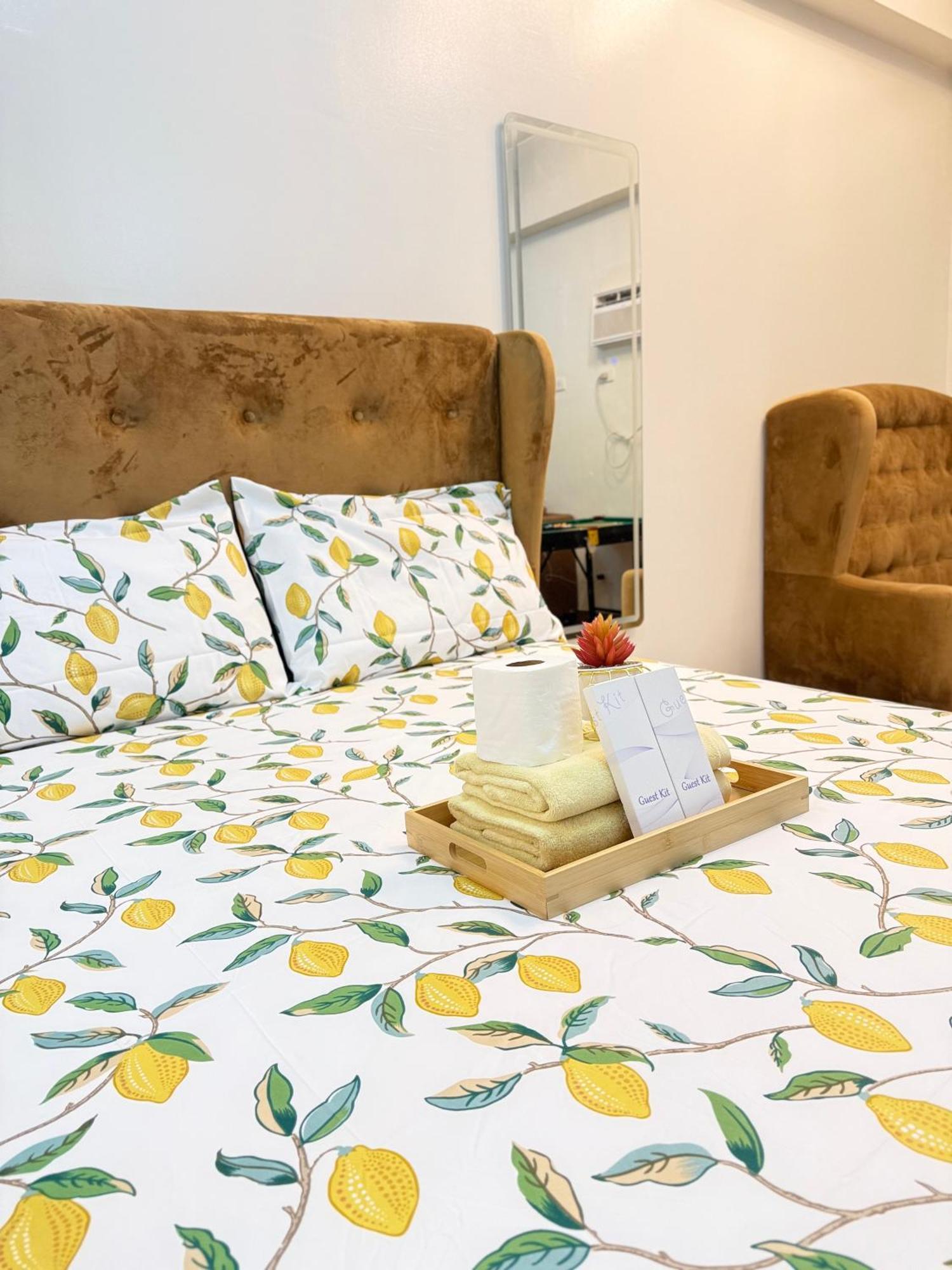 Starlight Suites Trece Martires Екстер'єр фото